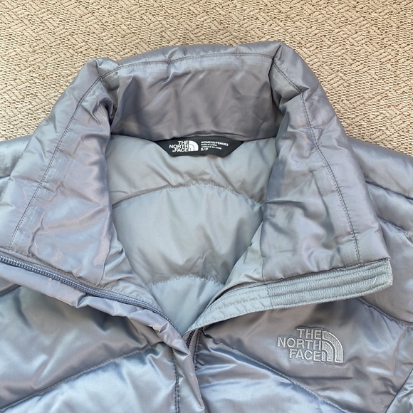 New• The North Face Puffer Vest - Picture 4 of 10